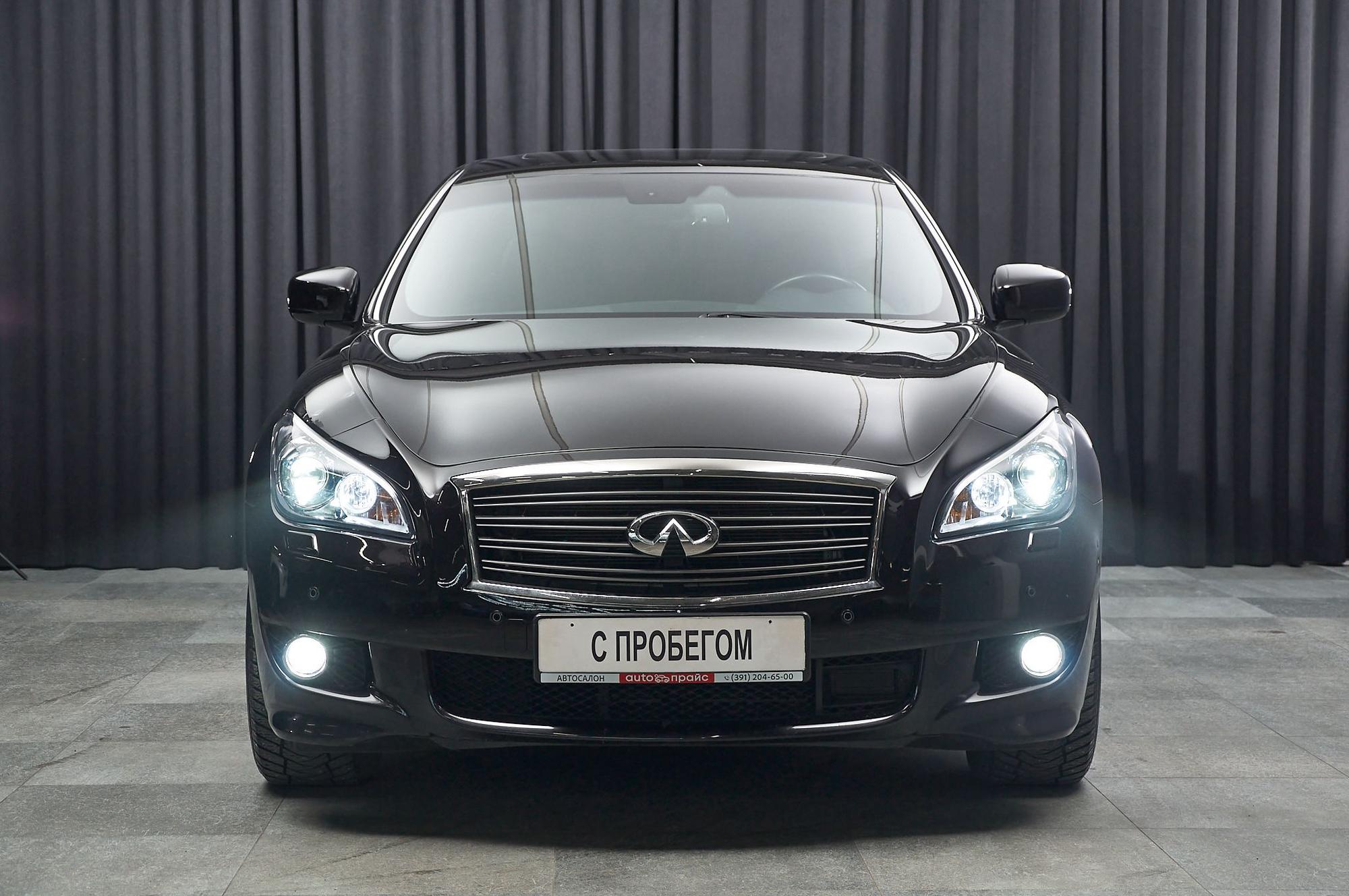 Infiniti Q70 - 2