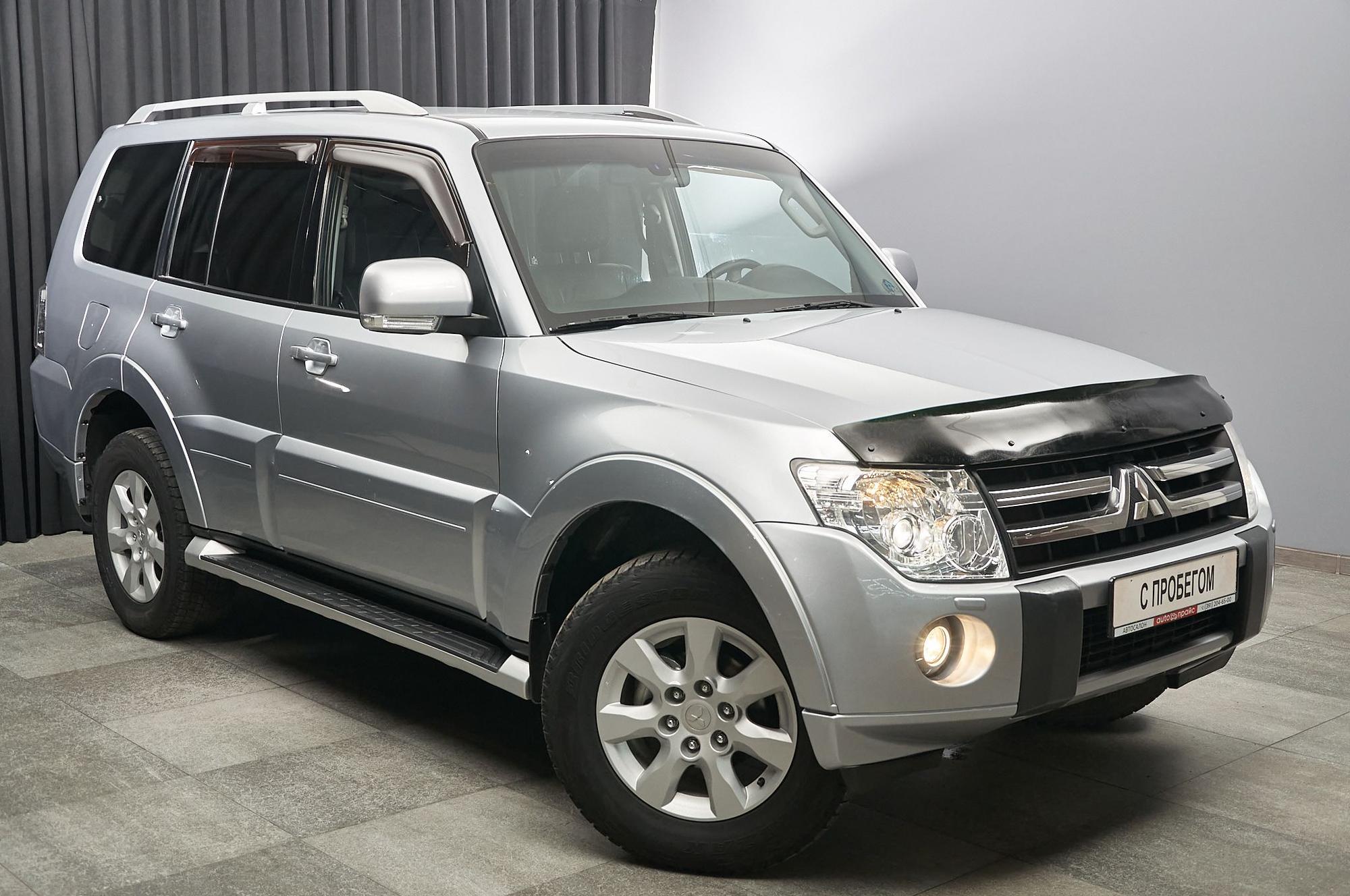 Mitsubishi Pajero - 3