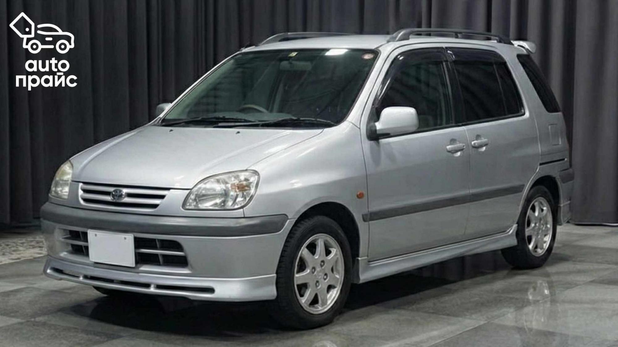 Toyota Raum - 1