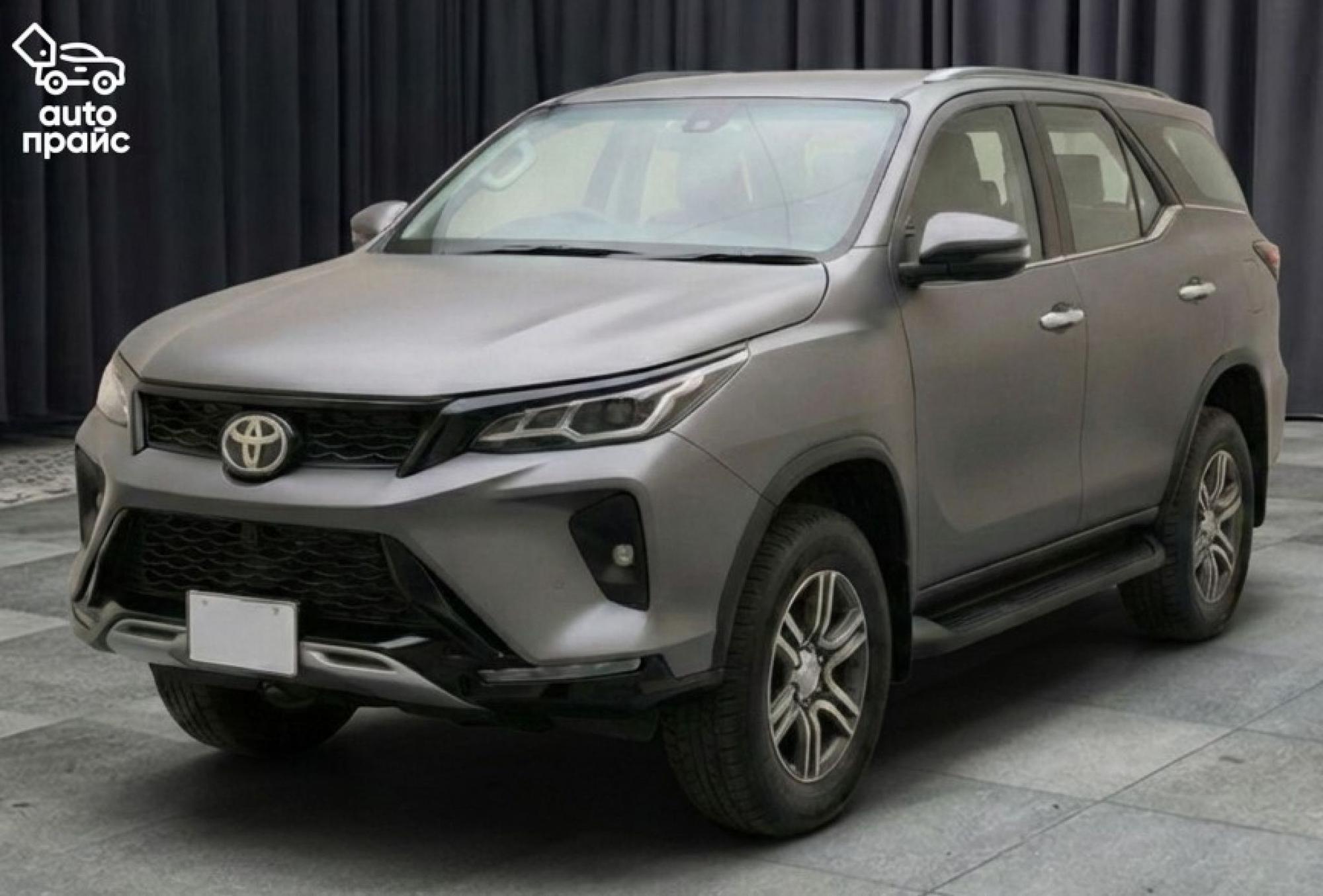 Toyota Fortuner - 1