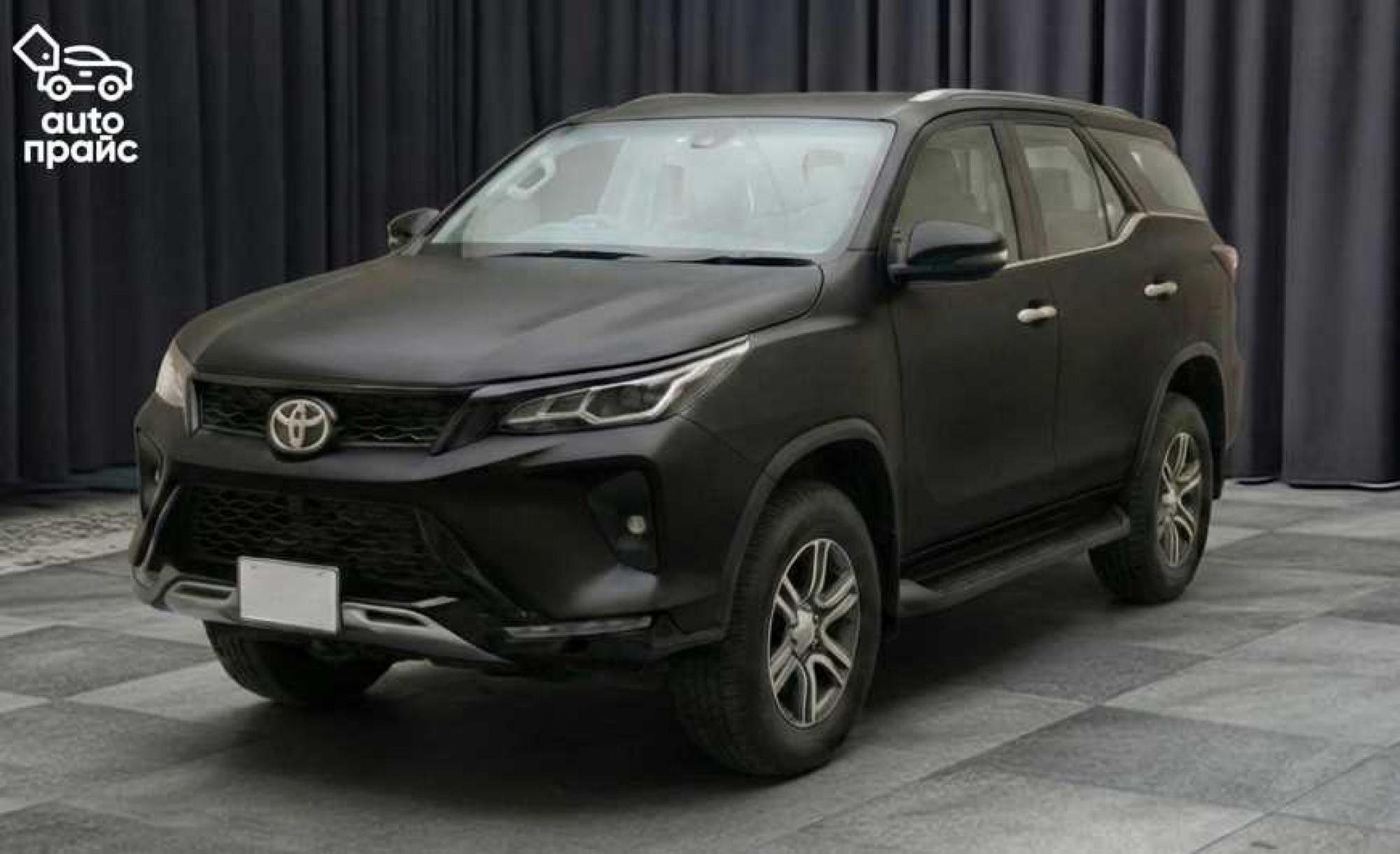 Toyota Fortuner - 1