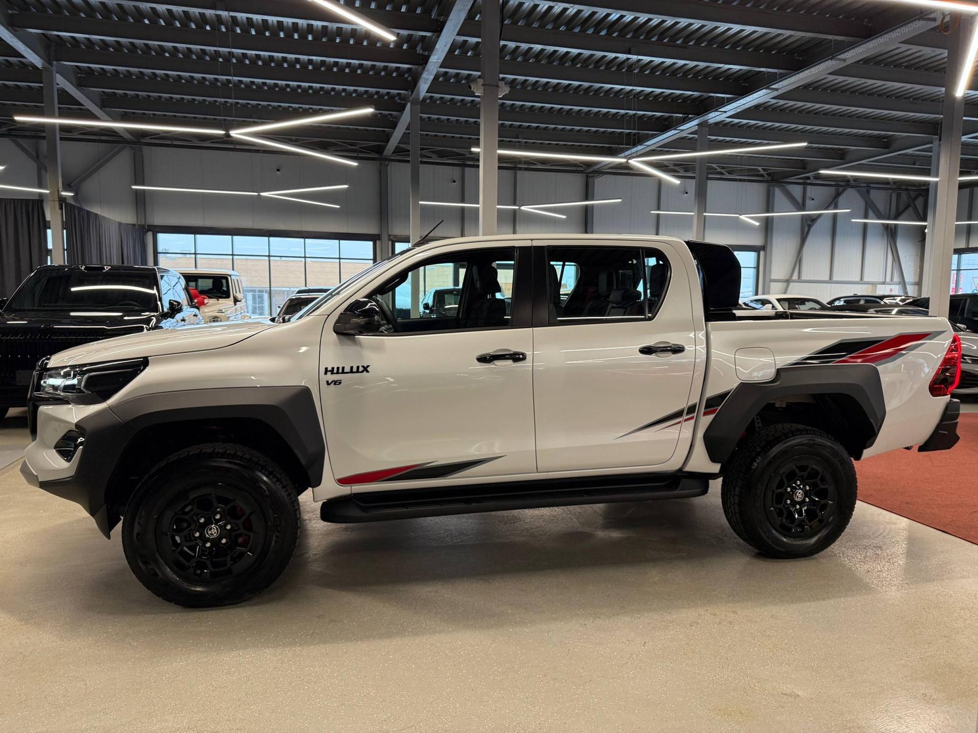 Toyota Hilux - 3