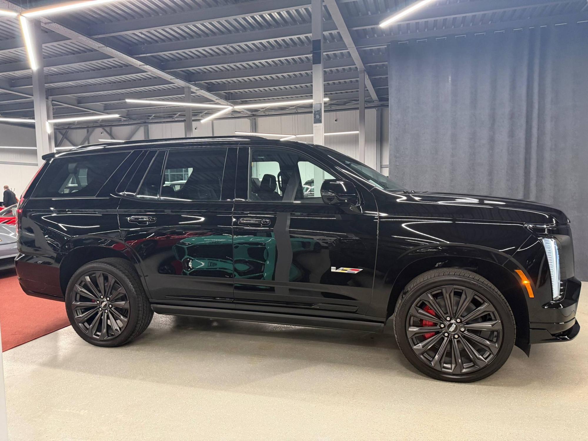 Cadillac Escalade-V - 2