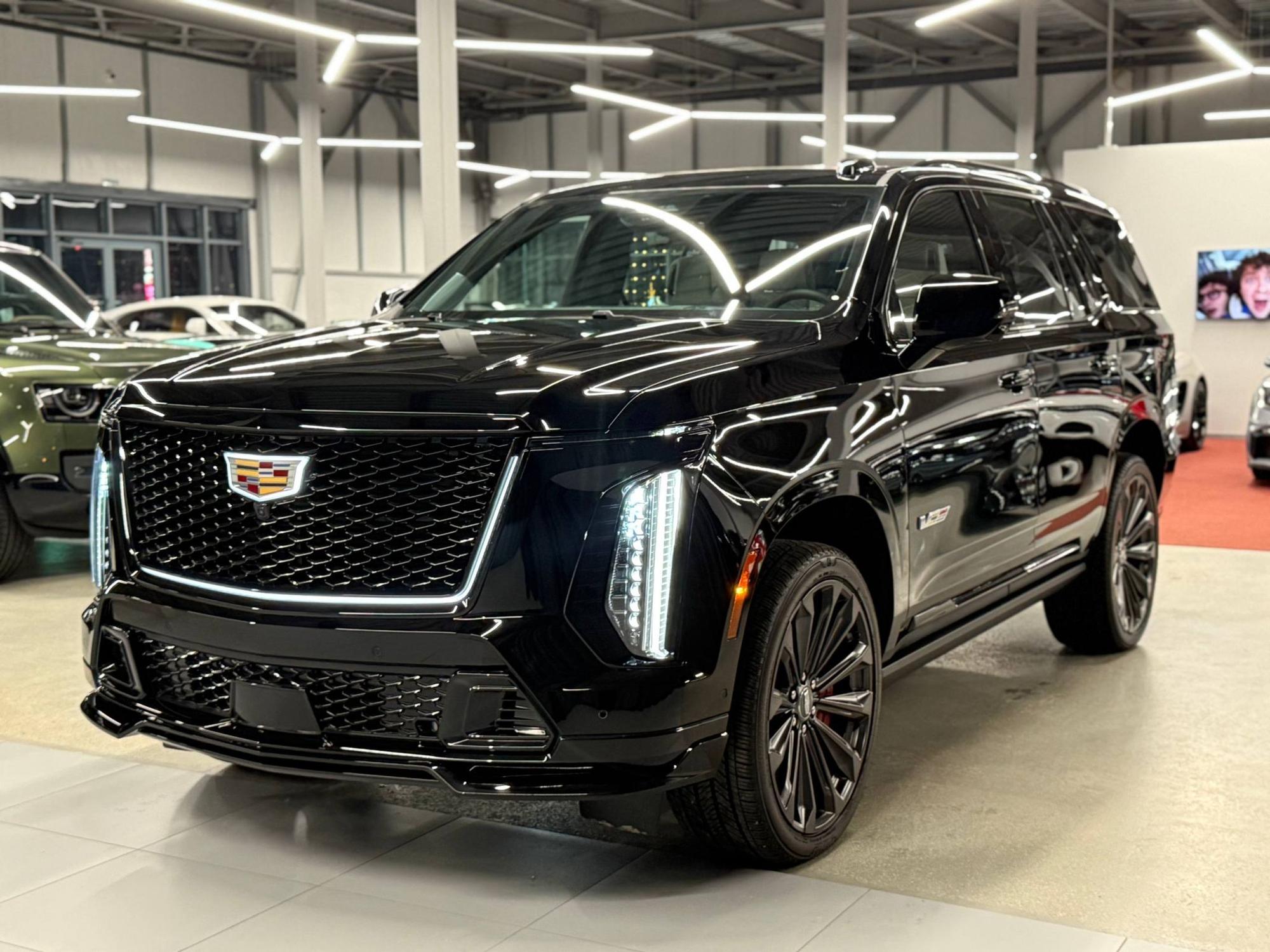 Cadillac Escalade-V - 1