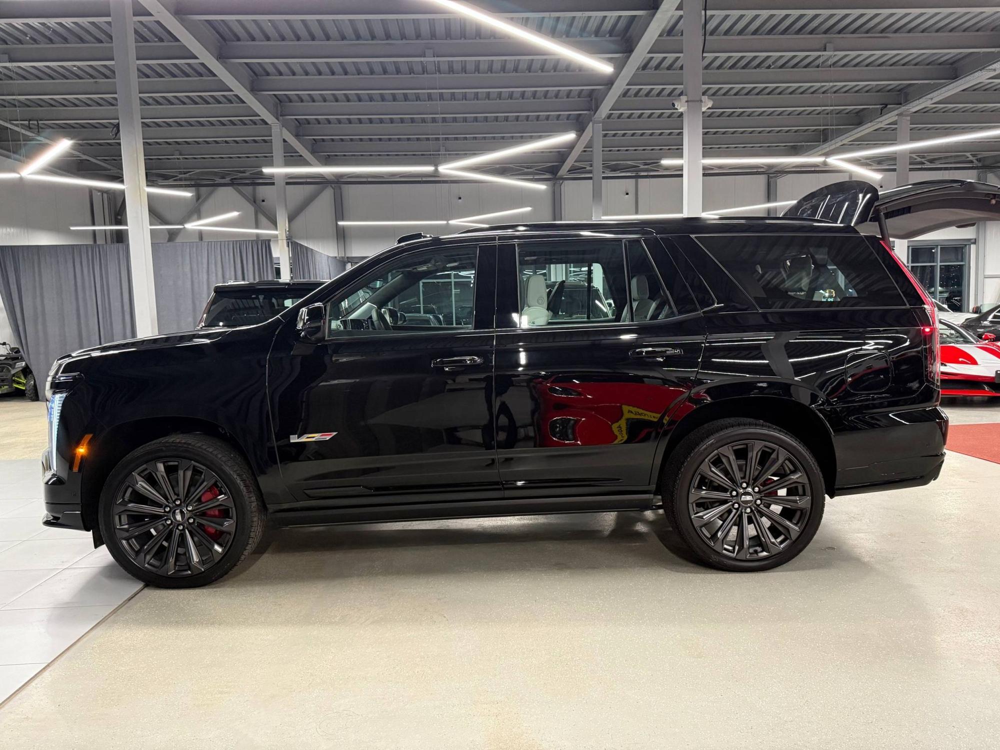 Cadillac Escalade-V - 2