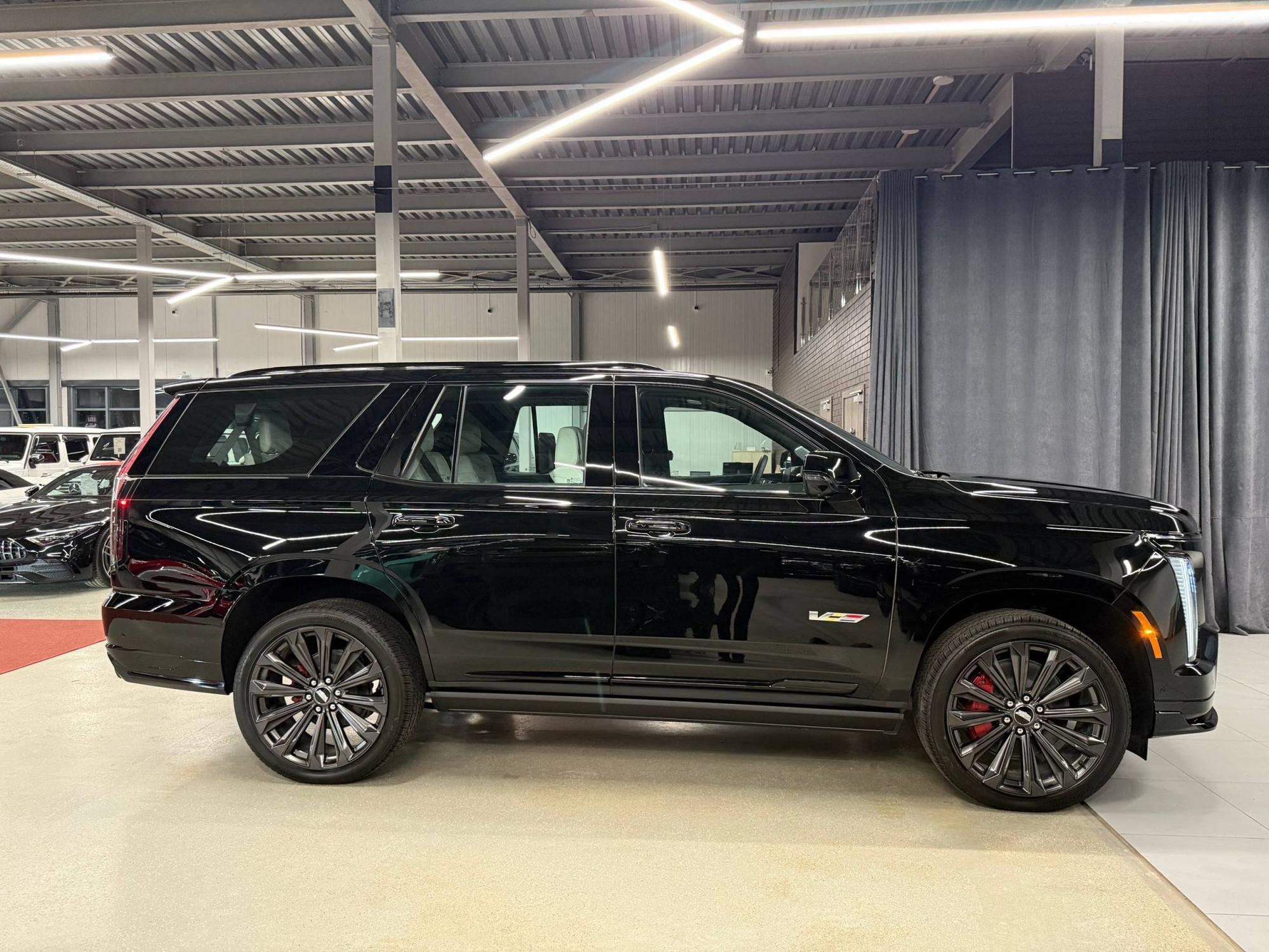 Cadillac Escalade-V - 3