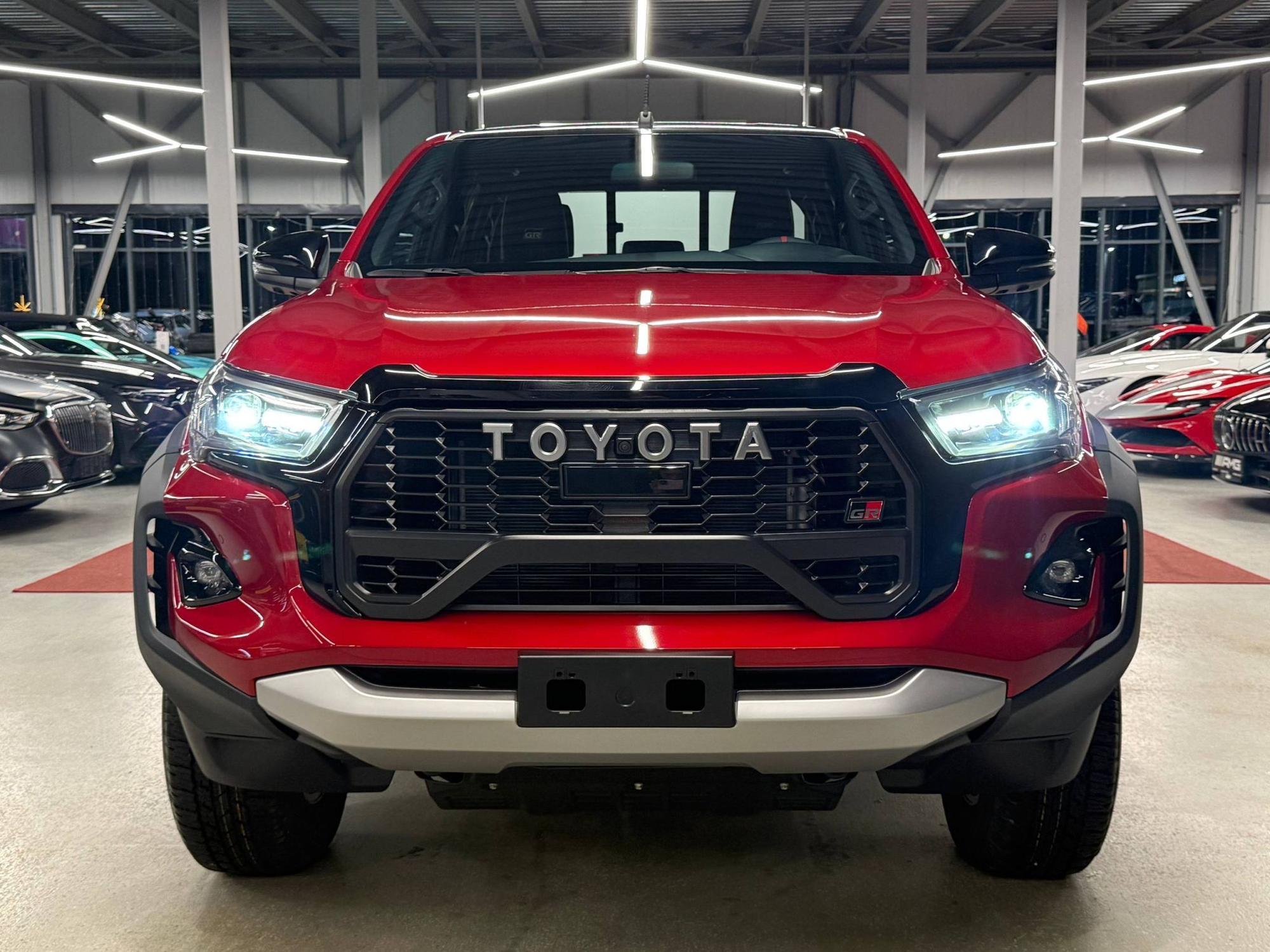 Toyota Hilux - 1