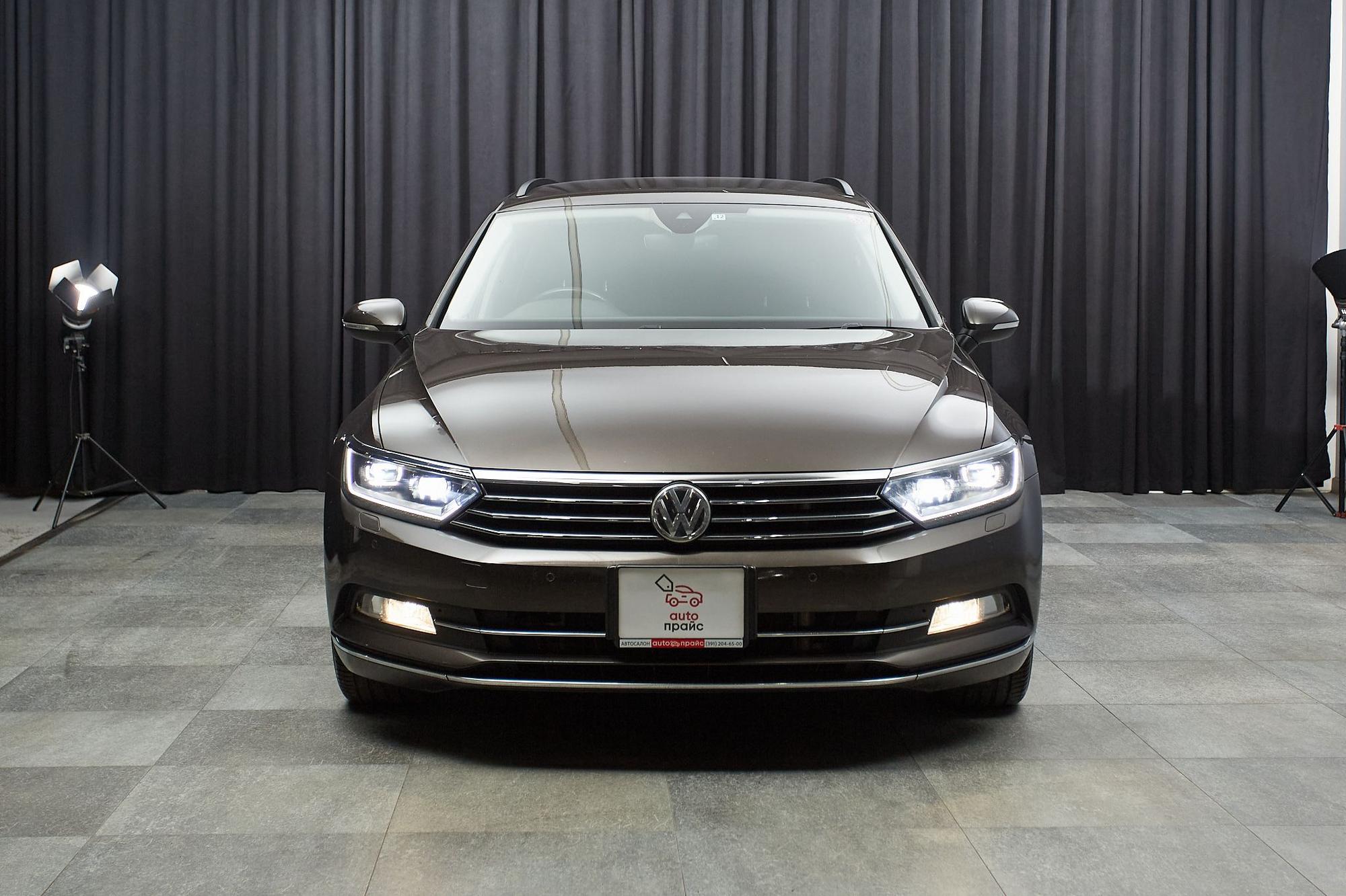 Volkswagen Passat - 2