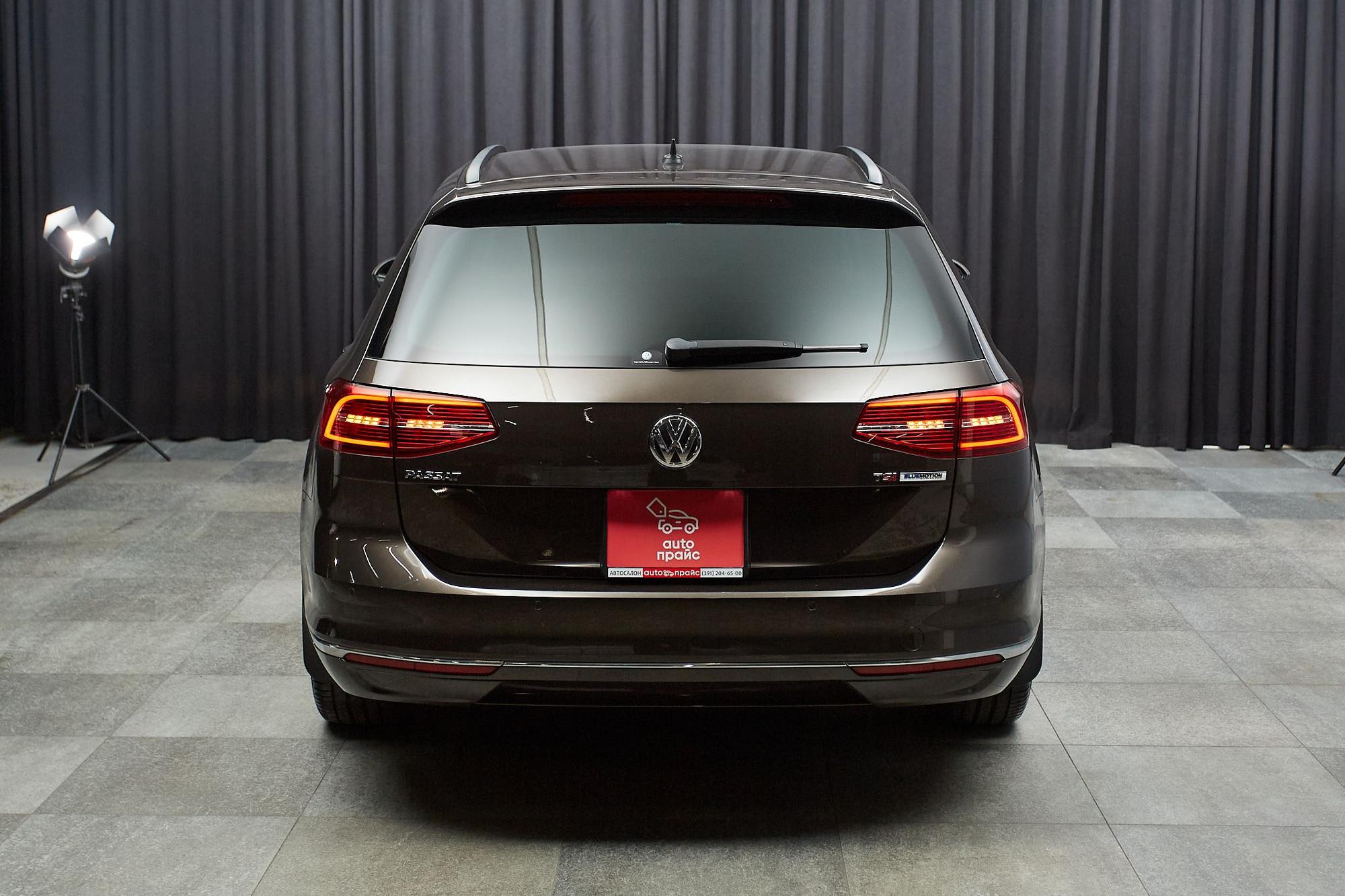 Volkswagen Passat - 5