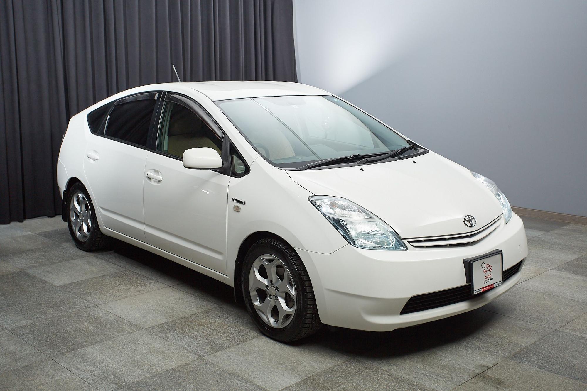 Toyota Prius - 3