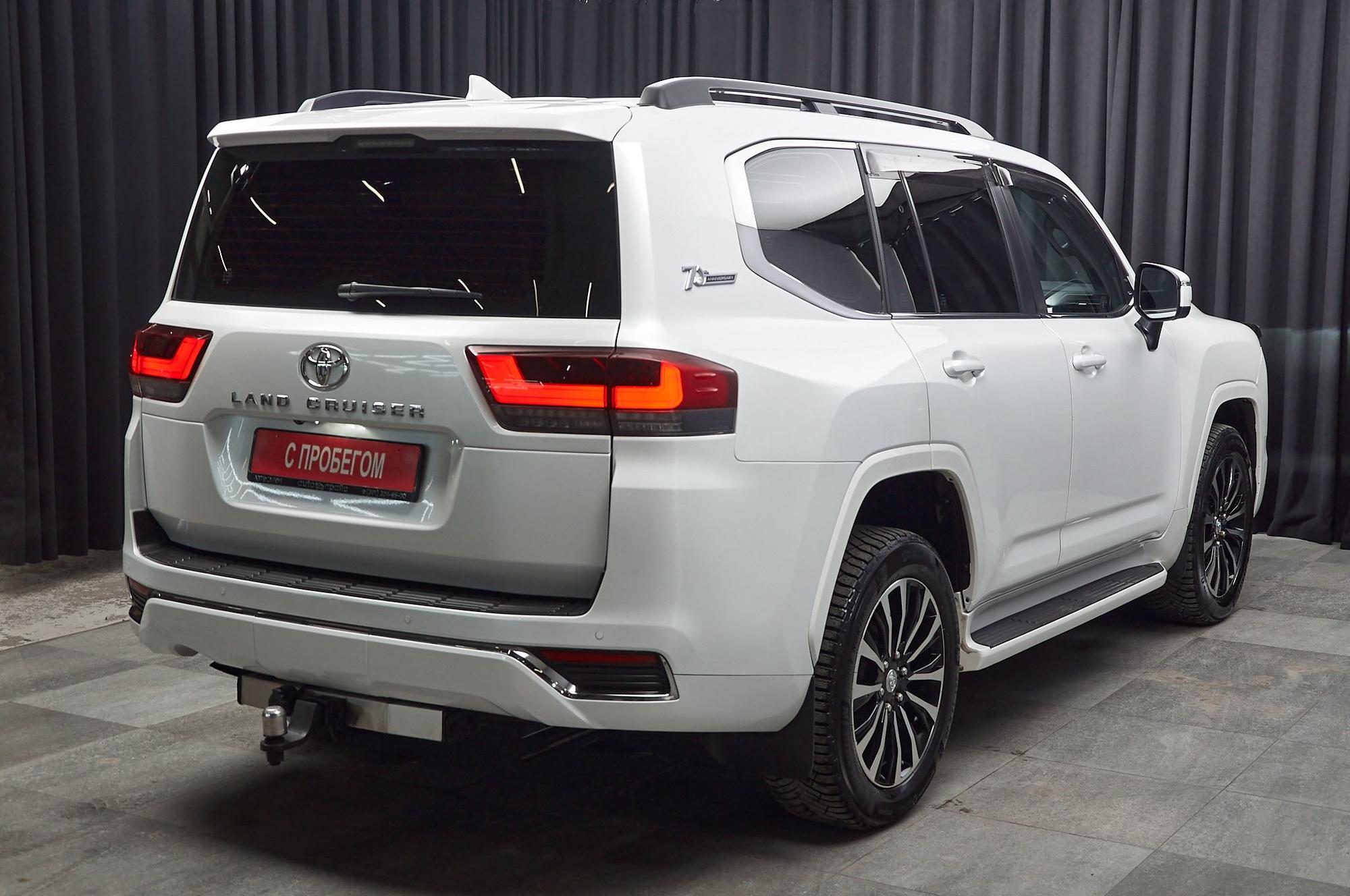 Toyota Land Cruiser - 4